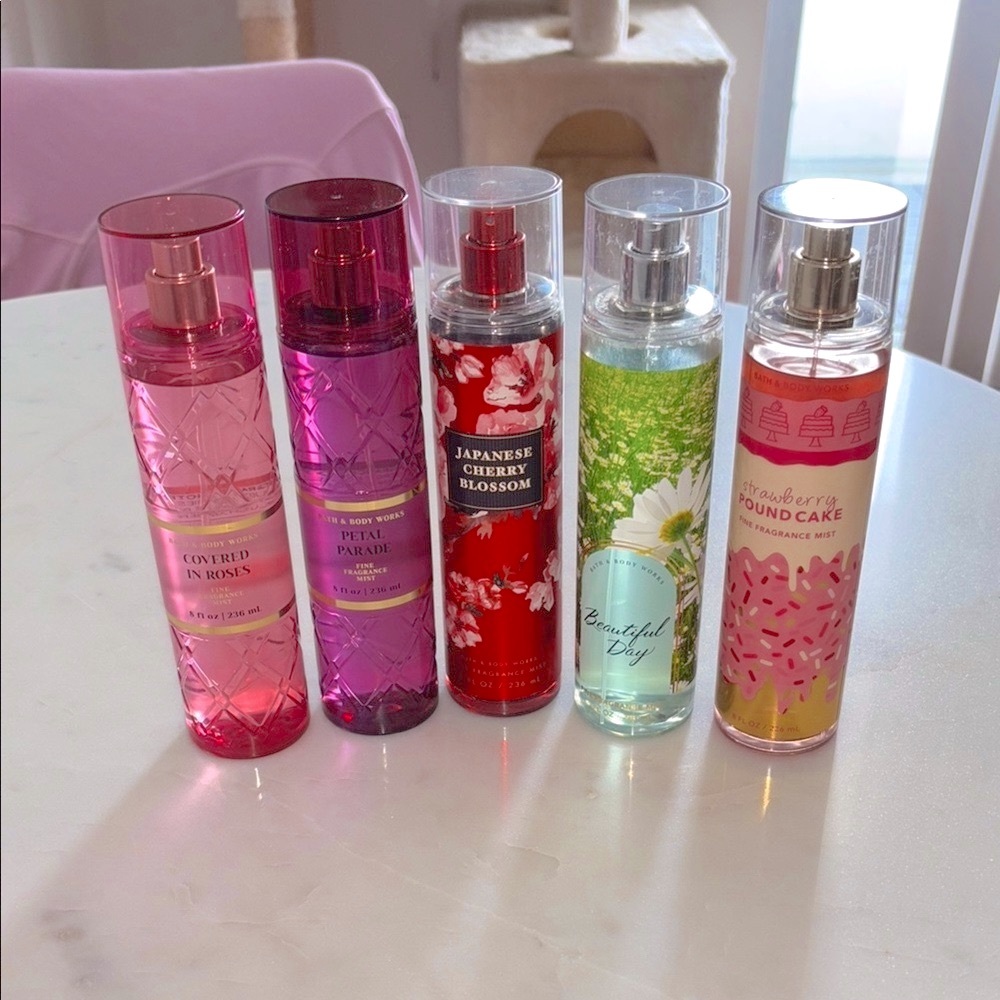 Bath & Body Works Set of 4 Fragrance Mist/Spray (beautiful day is not included)